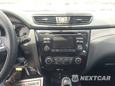 2017 Nissan Rogue Sport S - zdjęcie 11 z 27 - miniatura