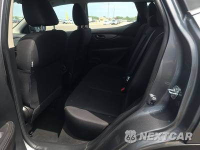 2017 Nissan Rogue Sport S - zdjęcie 13 z 27 - miniatura