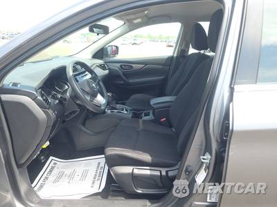2017 Nissan Rogue Sport S - zdjęcie 7 z 27 - miniatura