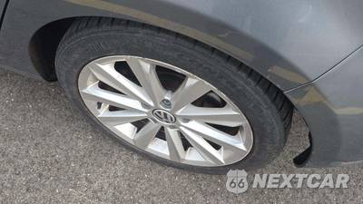 2013 Volkswagen Golf 2.0L TDI - zdjęcie 24 z 37 - miniatura