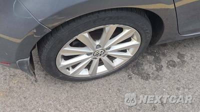 2013 Volkswagen Golf 2.0L TDI - zdjęcie 20 z 37 - miniatura