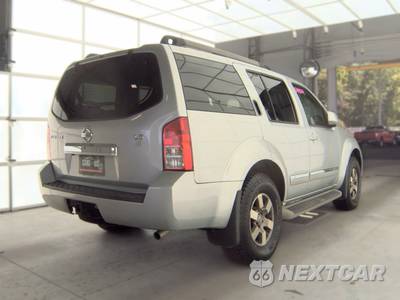2010 Nissan Pathfinder LE - zdjęcie 4 z 44 - miniatura