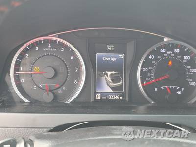 2016 Toyota Camry SE - zdjęcie 12 z 45 - miniatura