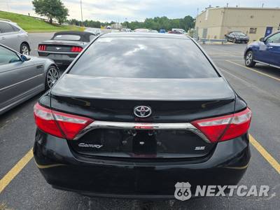 2016 Toyota Camry SE - zdjęcie 5 z 45 - miniatura