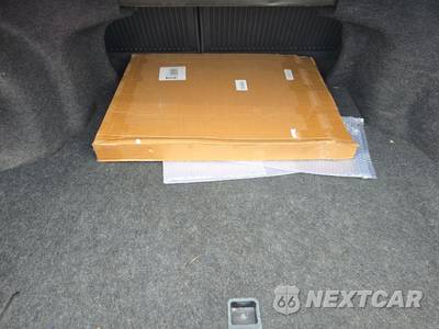 2016 Toyota Camry SE - zdjęcie 16 z 45 - miniatura