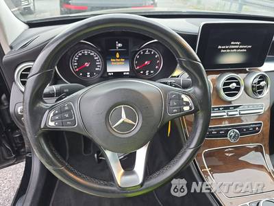 2015 Mercedes-Benz C 300 4MATIC Sedan w/Luxury Pkg - zdjęcie 10 z 34 - miniatura