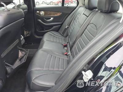 2015 Mercedes-Benz C 300 4MATIC Sedan w/Luxury Pkg - zdjęcie 13 z 34 - miniatura