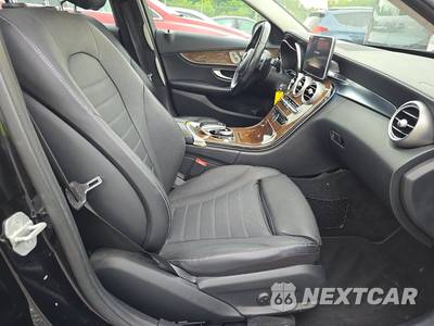 2015 Mercedes-Benz C 300 4MATIC Sedan w/Luxury Pkg - zdjęcie 8 z 34 - miniatura