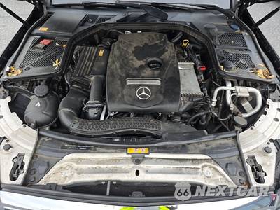 2015 Mercedes-Benz C 300 4MATIC Sedan w/Luxury Pkg - zdjęcie 15 z 34 - miniatura