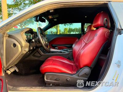 2019 Dodge Challenger SXT - zdjęcie 10 z 21 - miniatura