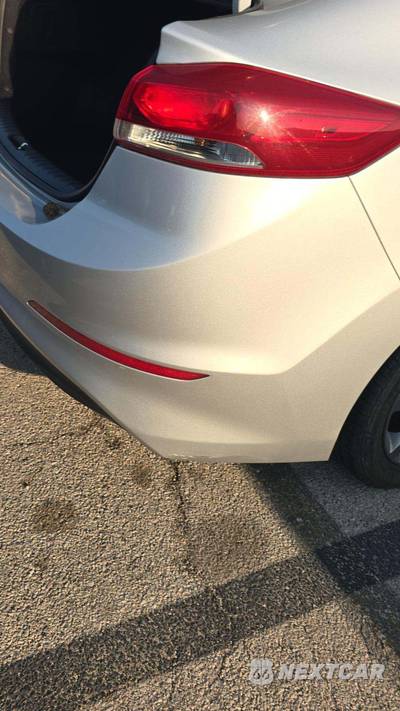 2018 Hyundai Elantra SEL Sedan - zdjęcie 24 z 37 - miniatura