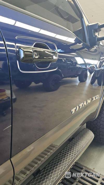 2017 Nissan TITAN XD Platinum Reserve Crew Cab Medium Bed - zdjęcie 19 z 34 - miniatura