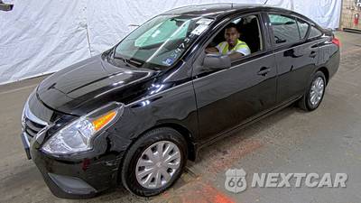 2015 Nissan Versa S Plus - zdjęcie 1 z 38 - miniatura