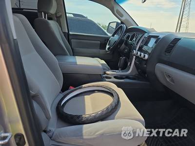 2012 Toyota Sequoia SR5 - zdjęcie 8 z 57 - miniatura