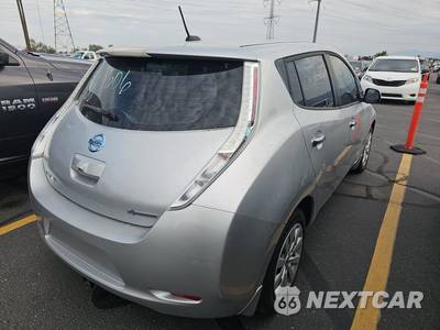 2015 Nissan LEAF S - zdjęcie 4 z 46 - miniatura