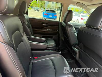 2023 Nissan Pathfinder SL - zdjęcie 14 z 20 - miniatura