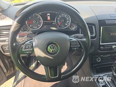 2014 Volkswagen Touareg TDI Sport w/Navigation - zdjęcie 10 z 53 - miniatura