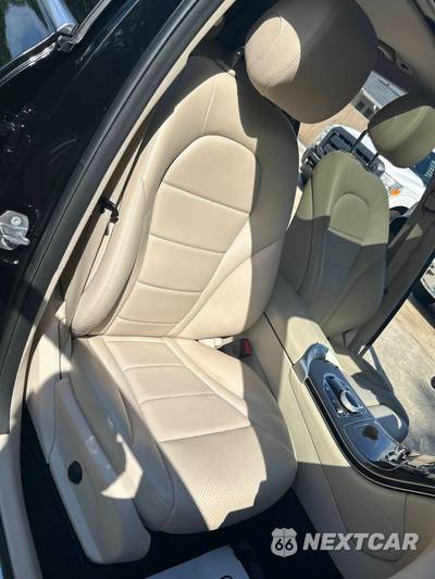 2019 Mercedes-Benz GLC 300 - zdjęcie 32 z 37 - miniatura