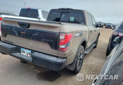 2020 Nissan TITAN PRO-4X Crew Cab Short Bed - zdjęcie 5 z 19 - miniatura