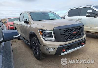 2020 Nissan TITAN PRO-4X Crew Cab Short Bed - zdjęcie 6 z 19 - miniatura