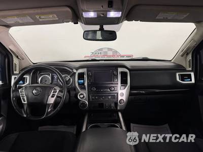 2017 Nissan TITAN SV Crew Cab Short Bed - zdjęcie 11 z 42 - miniatura