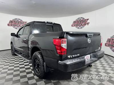 2017 Nissan TITAN SV Crew Cab Short Bed - zdjęcie 5 z 42 - miniatura