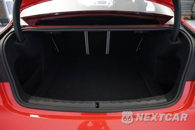 2025 BMW M3 Sedan Competition xDrive - zdjęcie 32 z 34 - miniatura