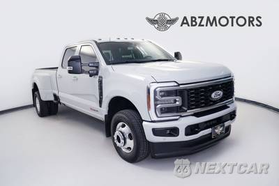 2025 Ford Super Duty F-350 Platinum Crew Cab Long Bed DRW