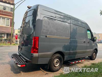 2019 Mercedes-Benz Sprinter 2500 Crew Van High Roof 144.0" WB - zdjęcie 8 z 19 - miniatura