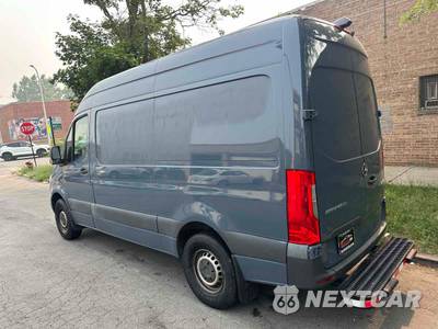 2019 Mercedes-Benz Sprinter 2500 Crew Van High Roof 144.0" WB - zdjęcie 4 z 19 - miniatura