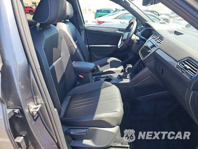 2022 Volkswagen Tiguan SE R-Line Black - zdjęcie 8 z 25 - miniatura