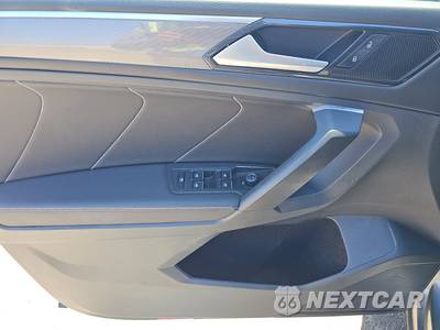 2022 Volkswagen Tiguan SE R-Line Black - zdjęcie 9 z 25 - miniatura