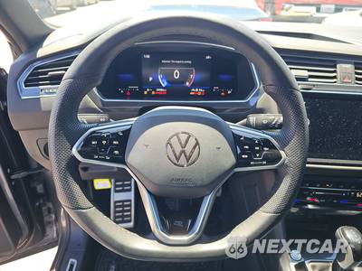 2022 Volkswagen Tiguan SE R-Line Black - zdjęcie 10 z 25 - miniatura