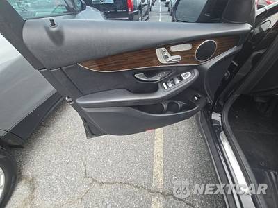 2017 Mercedes-Benz GLC 300 4MATIC - zdjęcie 9 z 20 - miniatura