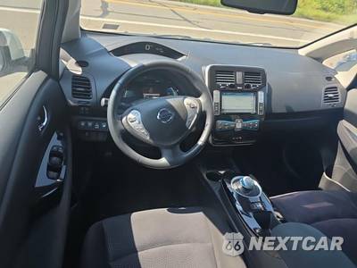 2016 Nissan LEAF SV - zdjęcie 8 z 15 - miniatura