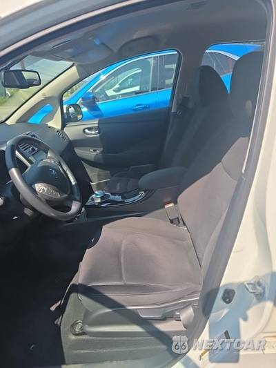 2016 Nissan LEAF SV - zdjęcie 7 z 15 - miniatura
