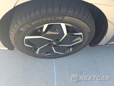 2024 Hyundai IONIQ 5 Limited - zdjęcie 17 z 23 - miniatura