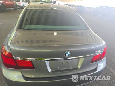 2013 BMW 7 Series Sedan 750i - zdjęcie 16 z 37 - miniatura