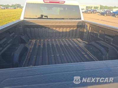 2023 GMC Sierra 1500 AT4 Crew Cab Medium Bed - zdjęcie 23 z 36 - miniatura