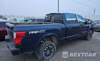 2018 Nissan TITAN XD PRO-4X Crew Cab Short Bed - zdjęcie 4 z 13 - miniatura