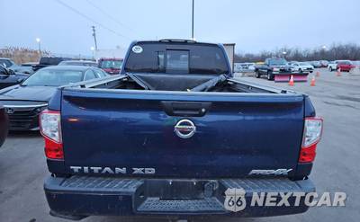 2018 Nissan TITAN XD PRO-4X Crew Cab Short Bed - zdjęcie 5 z 13 - miniatura