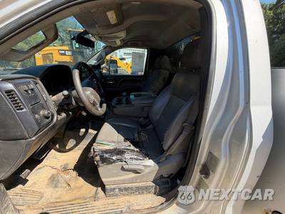 2015 Chevrolet Silverado 3500HD Cab Chassis WT Regular Cab 1WT w/Built-In Wi-Fi DRW - zdjęcie 9 z 19 - miniatura
