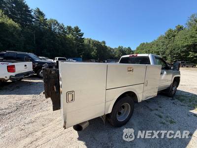 2015 Chevrolet Silverado 3500HD Cab Chassis WT Regular Cab 1WT w/Built-In Wi-Fi DRW - zdjęcie 15 z 19 - miniatura