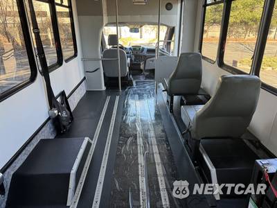 2018 Ford Transit 350 HD Cutaway 10360 GVWR DRW - zdjęcie 25 z 51 - miniatura