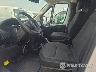 2025 Ram ProMaster 2500 Cargo Van Tradesman w/Passenger Seat Low Roof 136.0" WB - zdjęcie 7 z 29 - miniatura