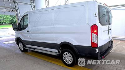 2025 Ford Transit 250 Cargo Van Low Roof 130.0" WB - zdjęcie 6 z 38 - miniatura