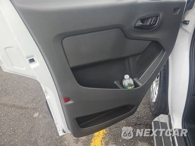 2025 Ford Transit 250 Cargo Van Low Roof 130.0" WB - zdjęcie 9 z 46 - miniatura