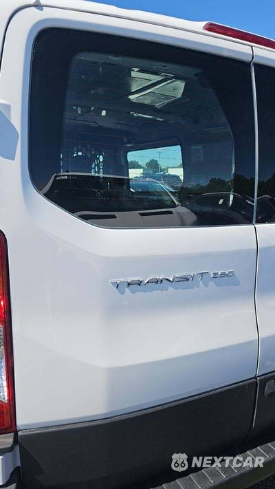 2025 Ford Transit 250 Cargo Van Low Roof 130.0" WB - zdjęcie 19 z 46 - miniatura