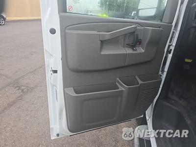 2025 GMC Savana 2500 Cargo Van 1WT 135.0" WB - zdjęcie 9 z 32 - miniatura