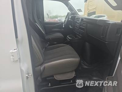 2025 GMC Savana 2500 Cargo Van 1WT 135.0" WB - zdjęcie 8 z 32 - miniatura